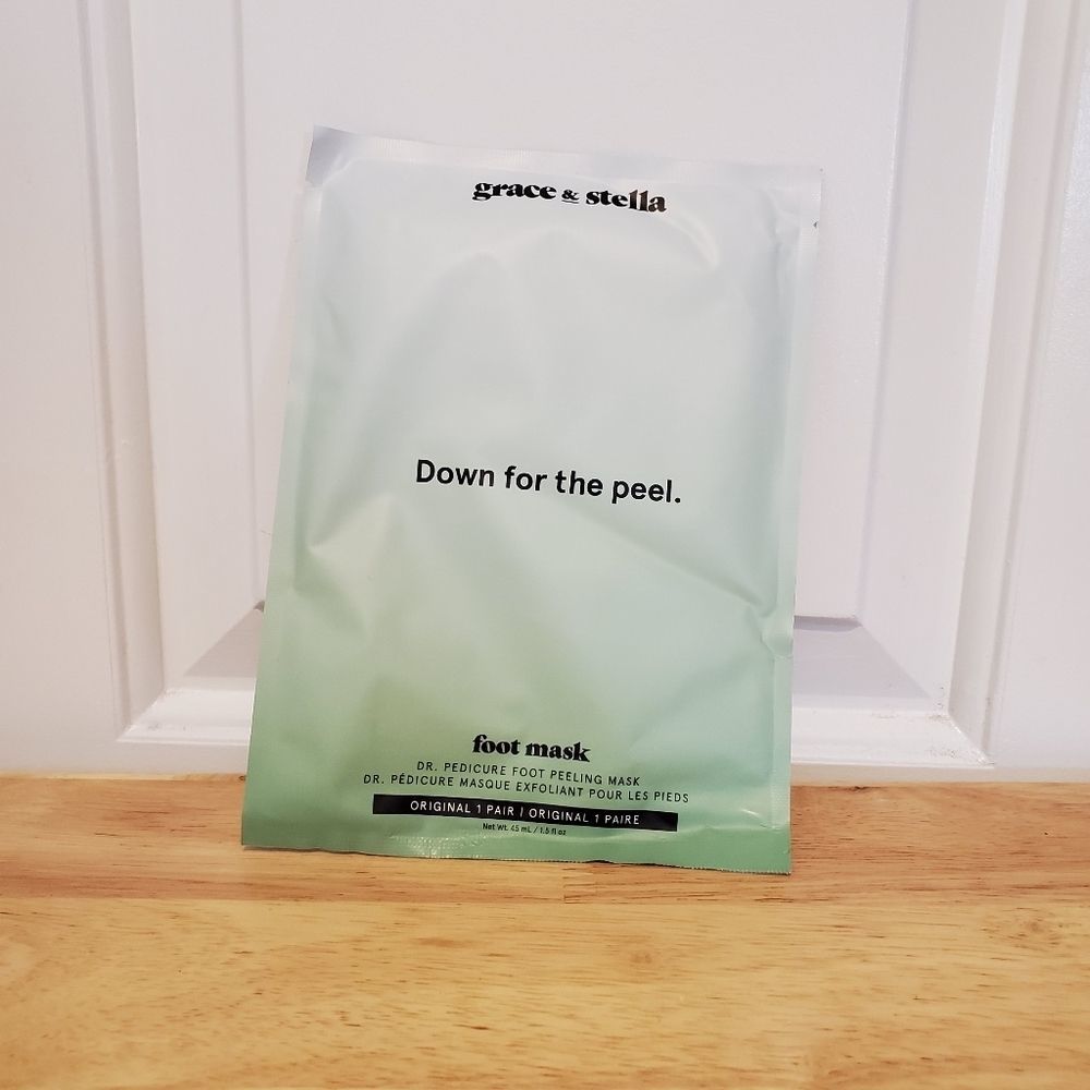 fab fit box Grace + Stella Foot Mask